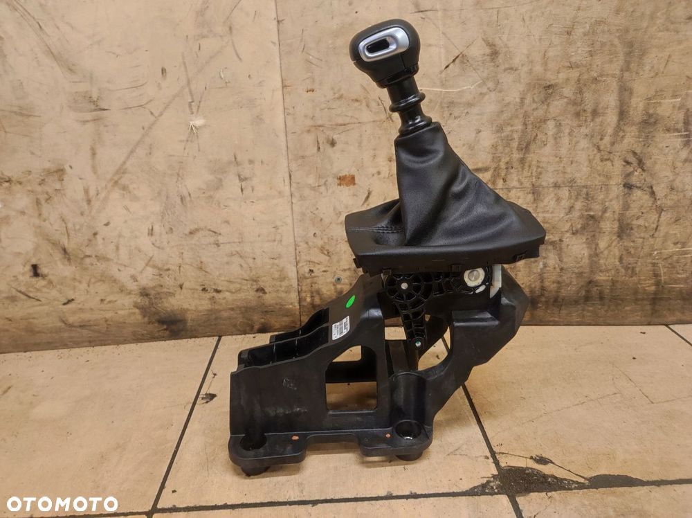 Gałka lewarek wybierak mieszek zmiany biegów 2008 II 2 - 4