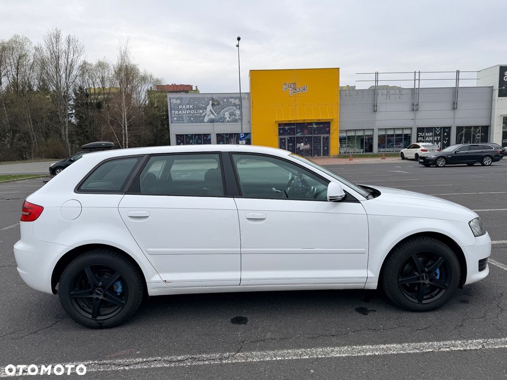 Audi A3 Sportback - 6