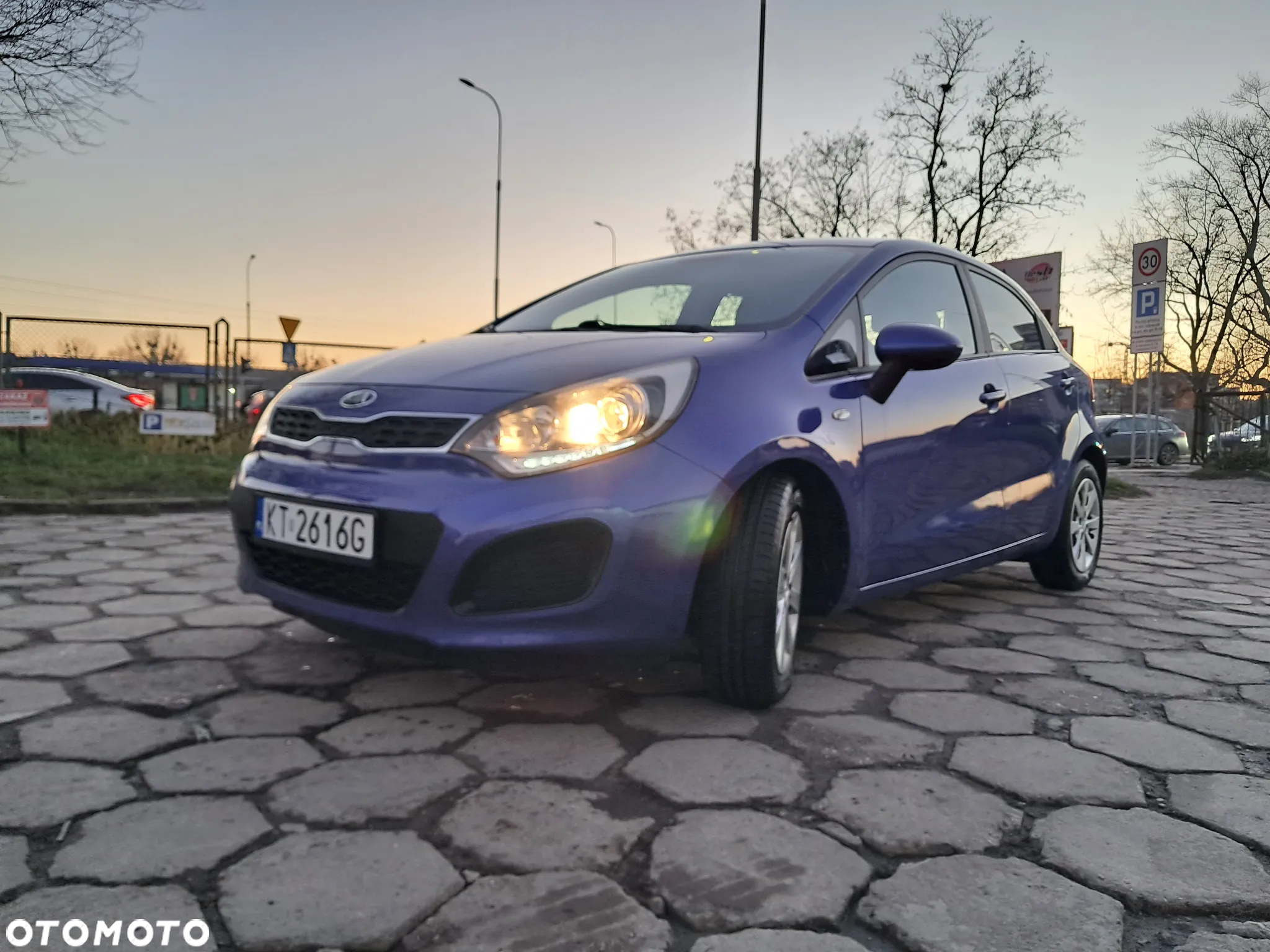 Kia Rio - 10