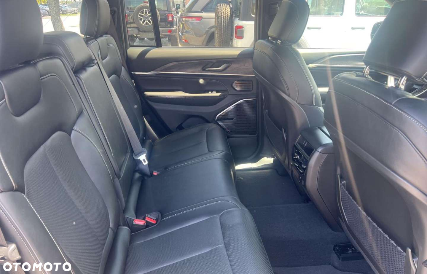 Jeep Grand Cherokee - 9