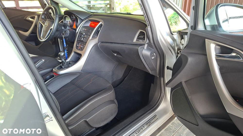 Opel Astra 1.4 Turbo 150 Jahre - 7