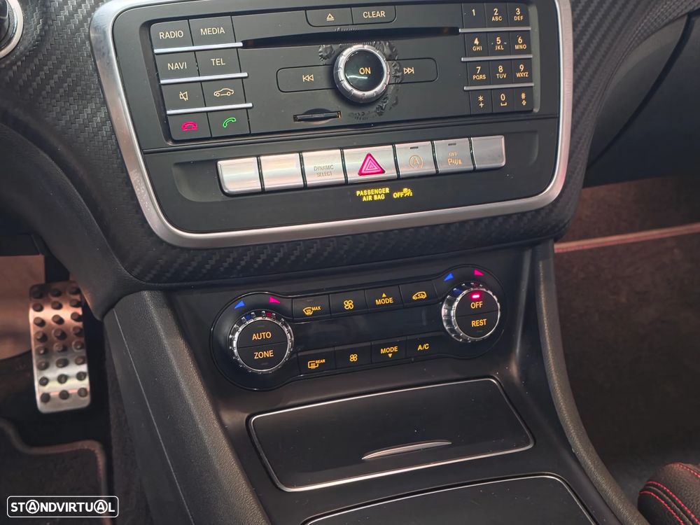 Mercedes-Benz A 200 d 7G-DCT AMG Line - 16