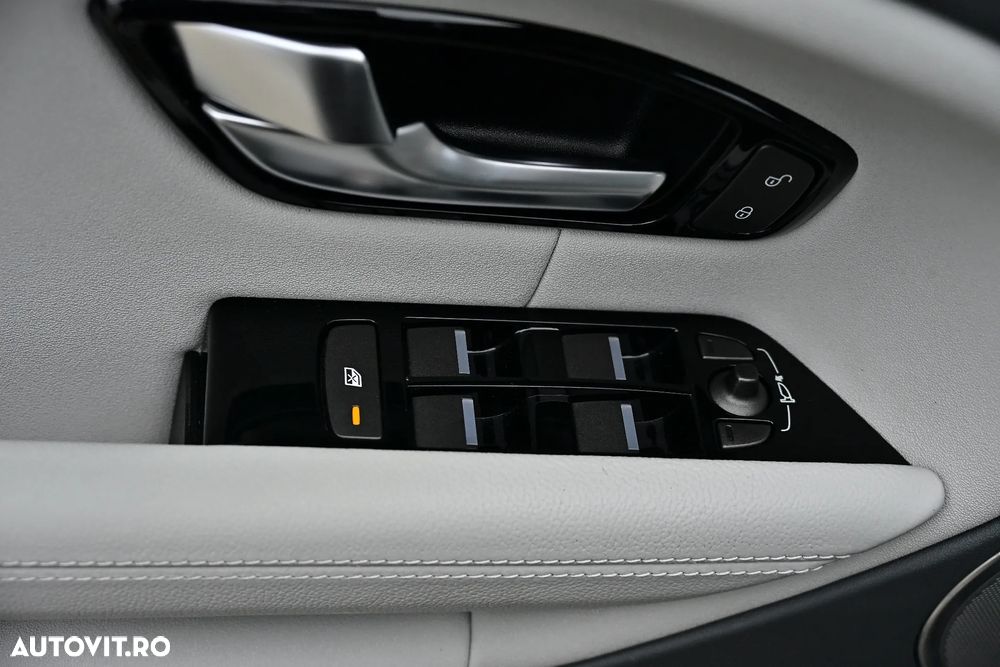 Land Rover Range Rover Evoque 2.0 D150 R-Dynamic - 34