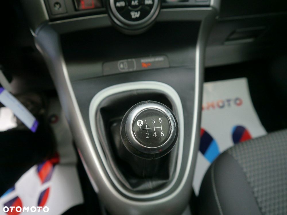 Toyota Verso 1.6 D-4D Premium - 25