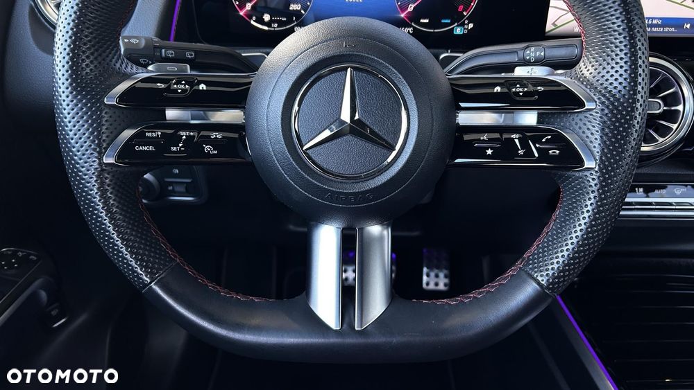 Mercedes-Benz GLB 200 AMG Line 7G-DCT - 15
