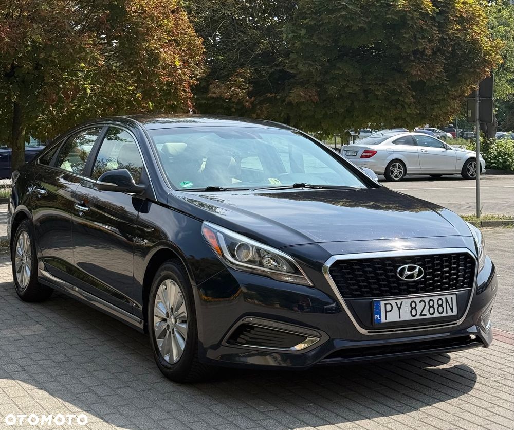 Hyundai Sonata - 1
