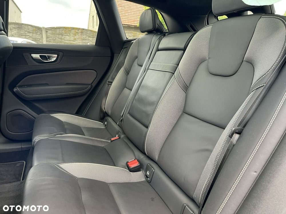 Volvo XC 60 D4 Geartronic RDesign - 13