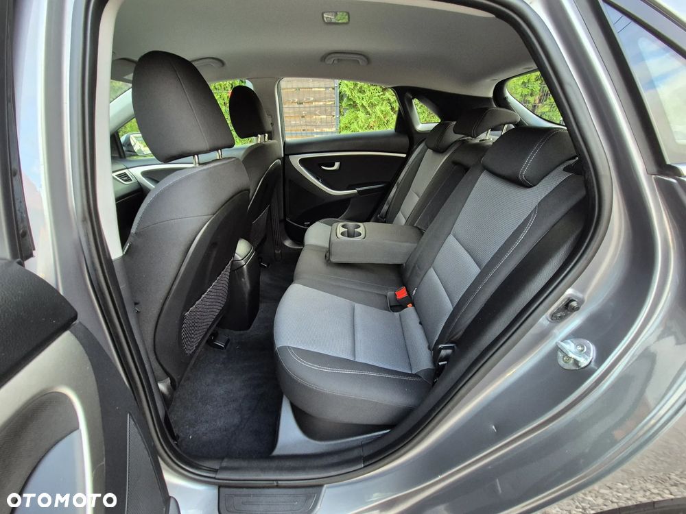 Hyundai i30 1.4 Intro Edition - 30