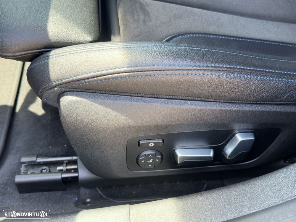 BMW M440 i xDrive Pack 50 anos M - 32