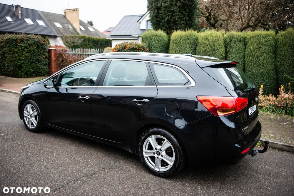 Kia Ceed 1.6 GDI Dream-Team Edition - 12