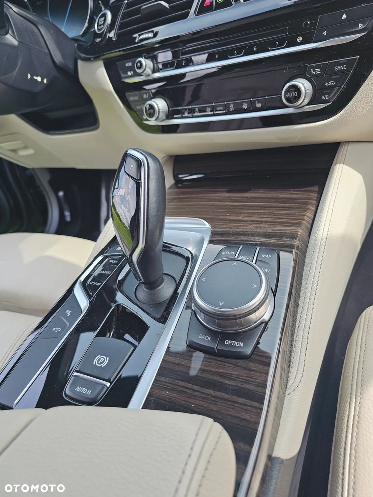 BMW Seria 5 540i xDrive M Sport sport - 26