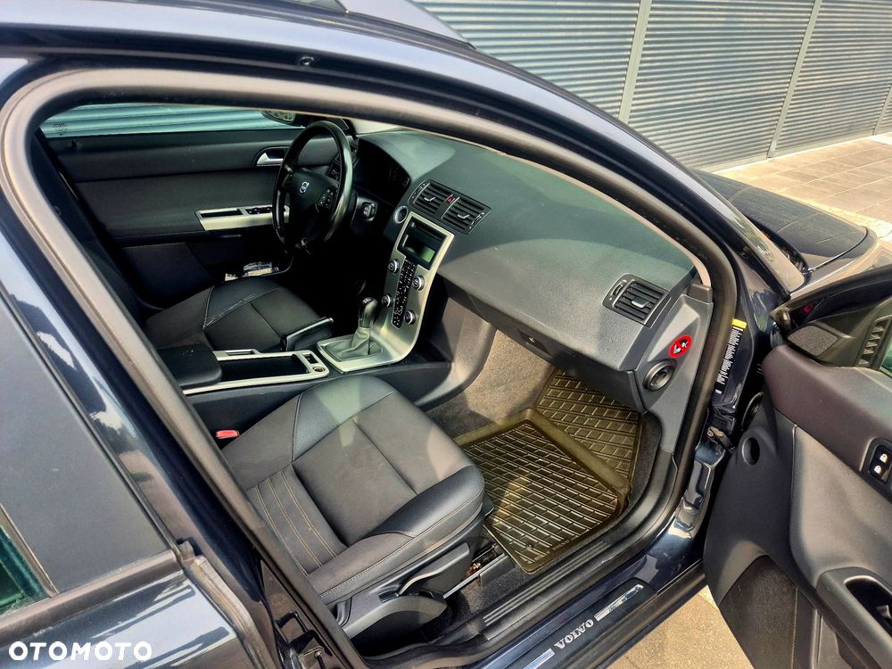 Volvo V50 - 11