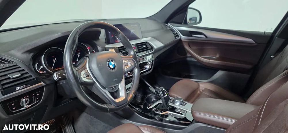 BMW X3 xDrive20i AT Advantage - 9