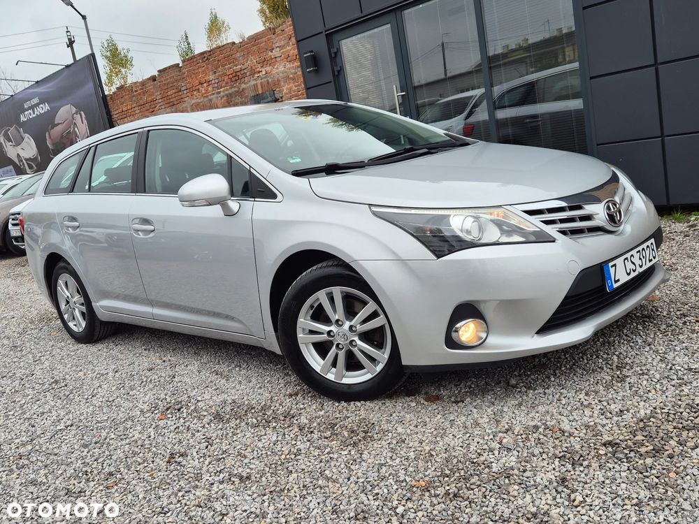 Toyota Avensis Touring Sports 1.8 Comfort - 17