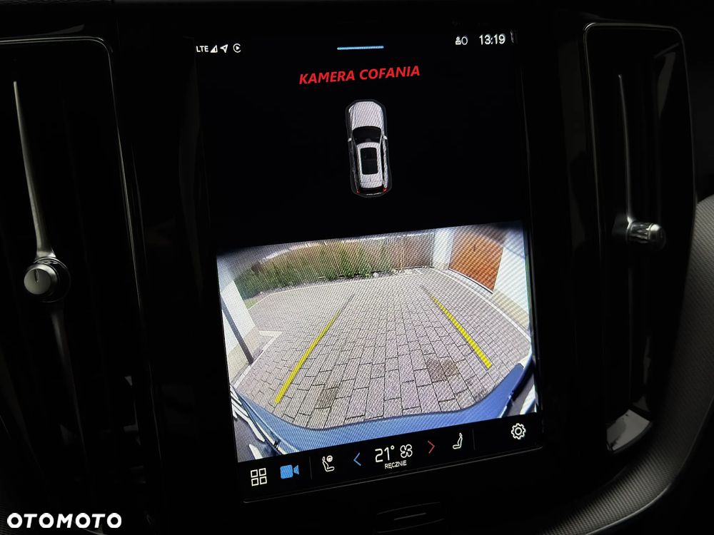 Volvo XC 60 B4 D Plus Dark - 27