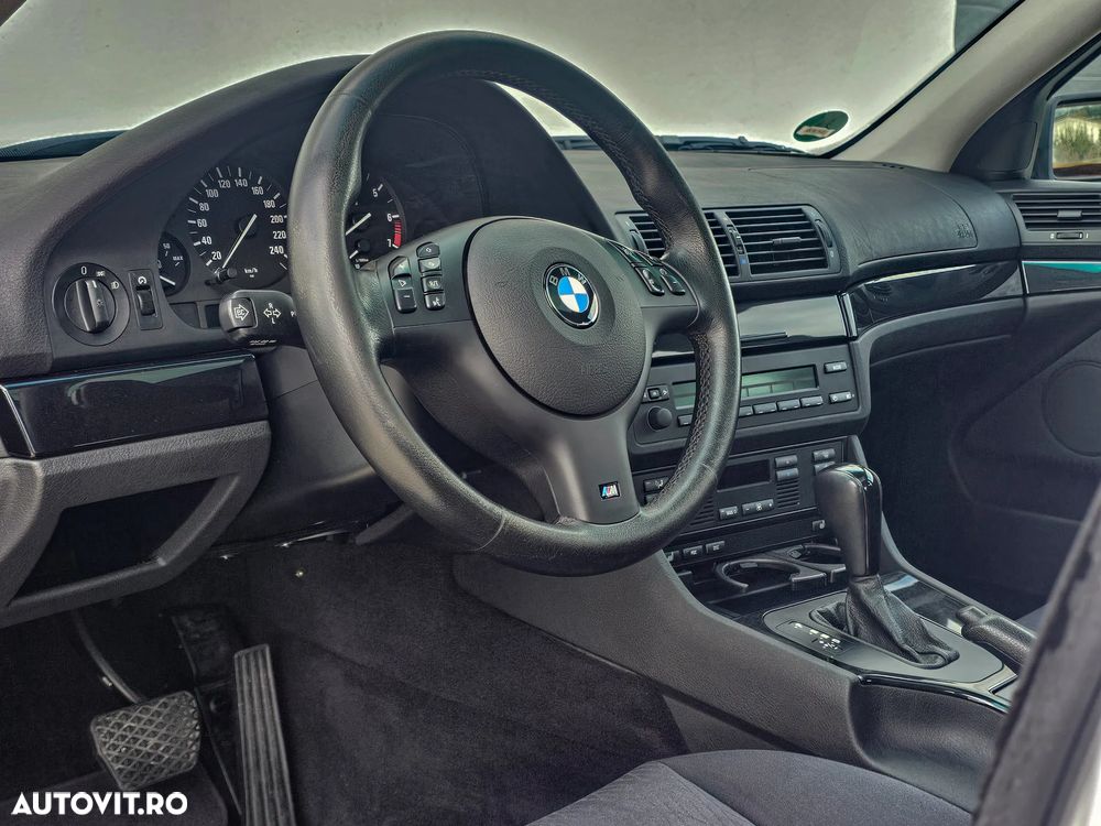 BMW Seria 5 520iA - 9