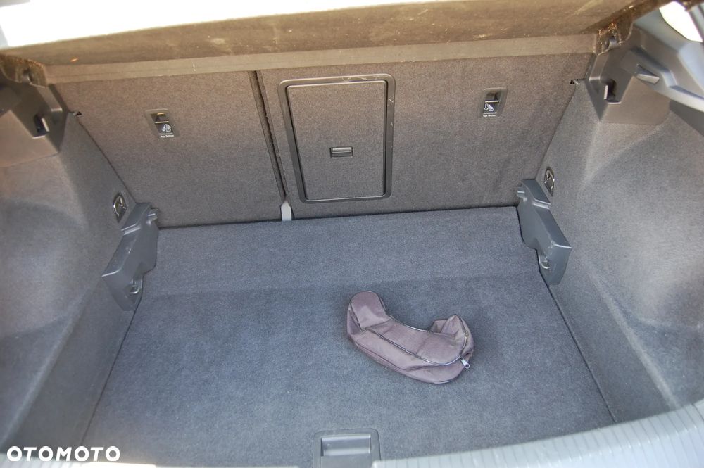 Volkswagen T-Roc - 36