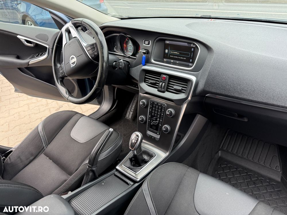 Volvo V40 Cross Country D2 Momentum - 5