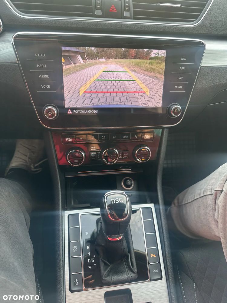 Skoda Superb 2.0 TDI DSG Ambition - 13