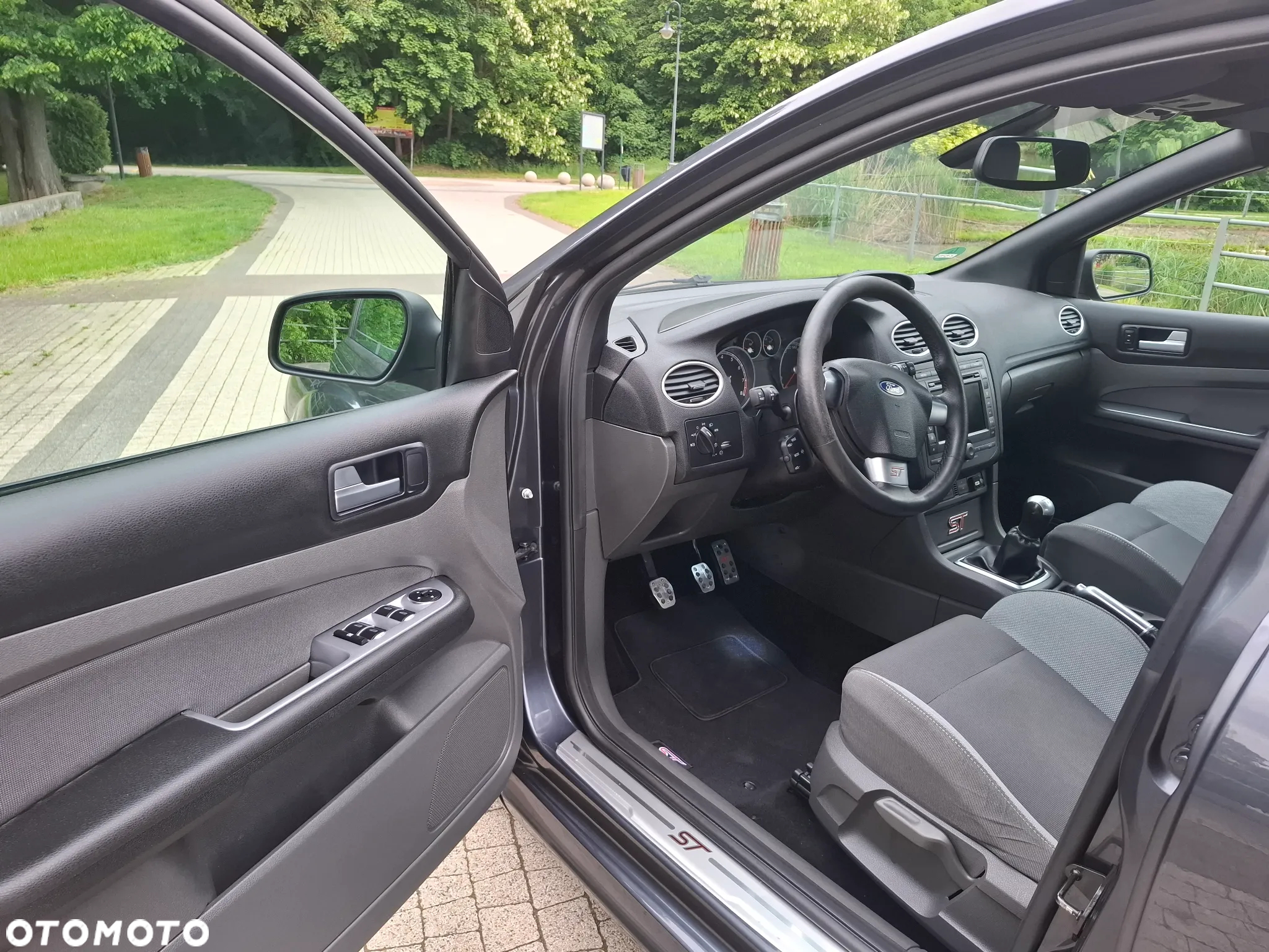 Ford Focus 2.5 ST - 14