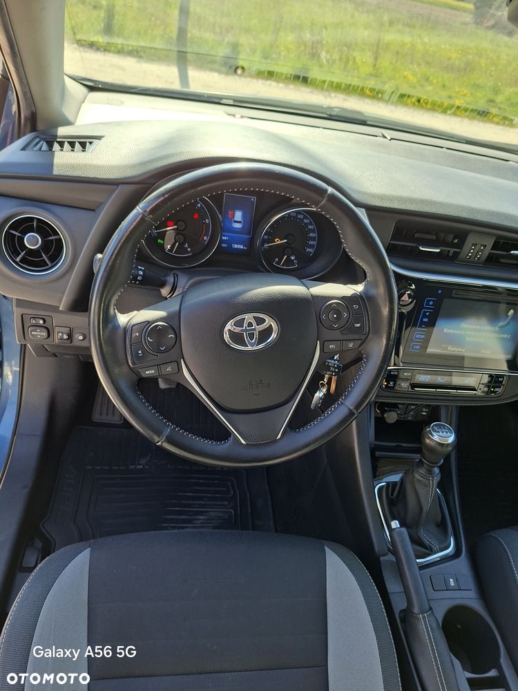 Toyota Auris 1.4 D-4D Premium Comfort - 11