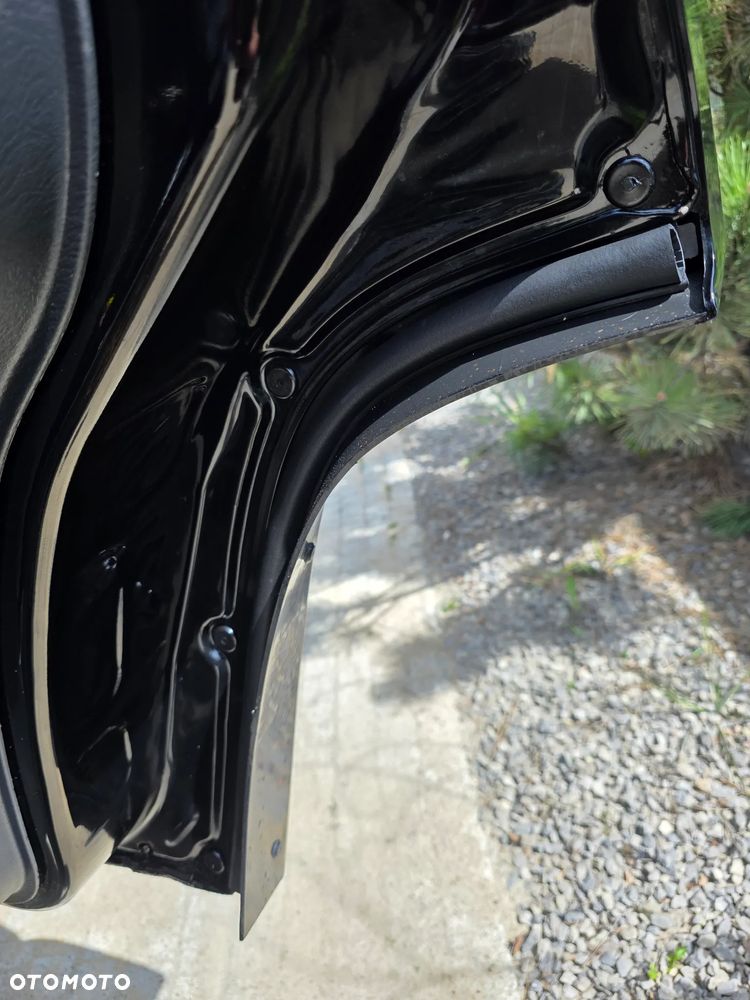 Jeep Cherokee 2.8 CRD Limited - 28