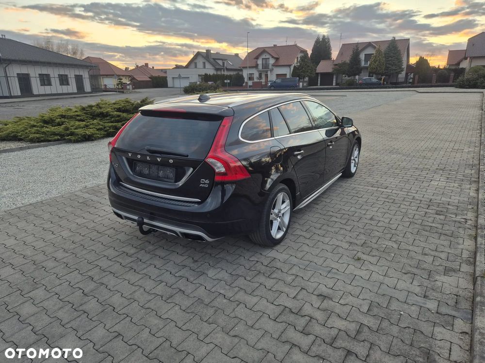 Volvo V60 D6 AWD Plug-in Hybrid Summum - 5