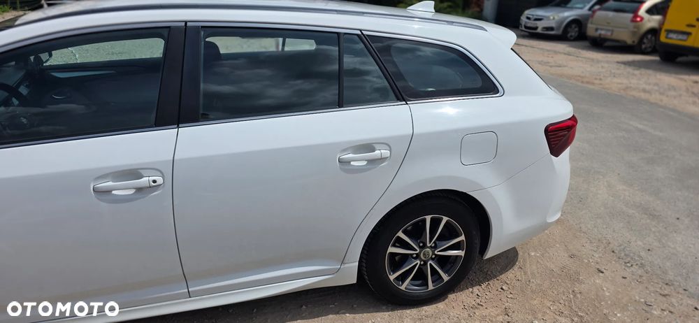 Toyota Avensis 2.0 Premium MS - 7