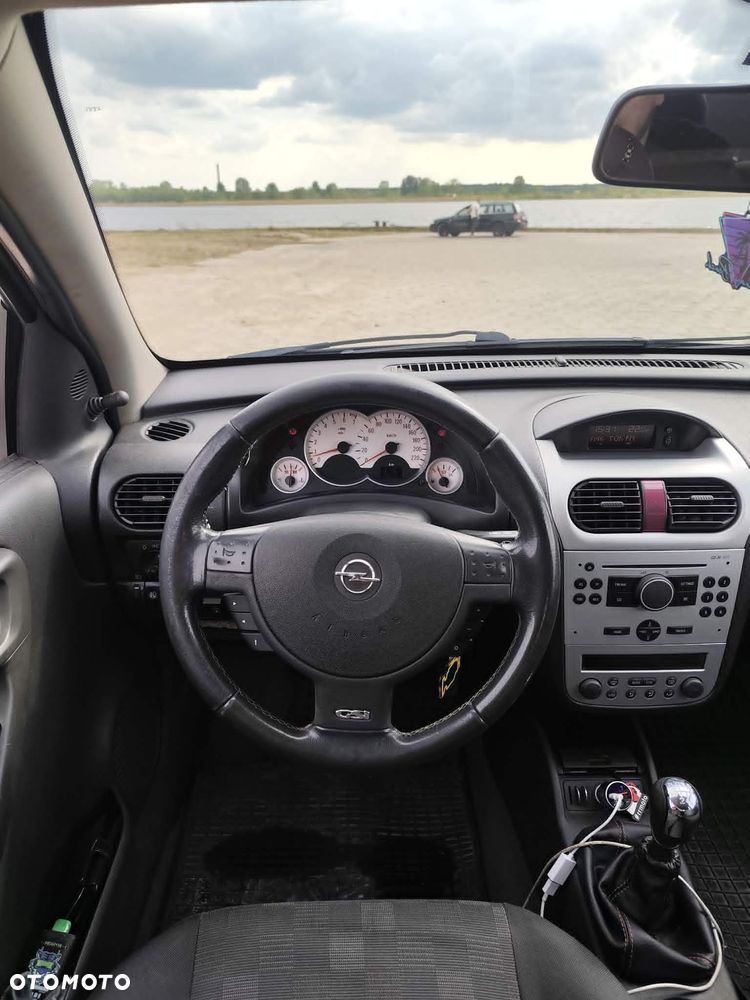 Opel Corsa 1.8 16V GSI - 10