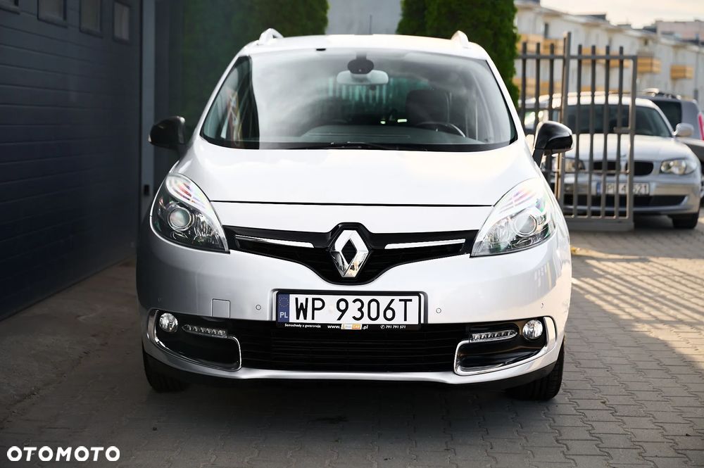 Renault Grand Scenic - 32