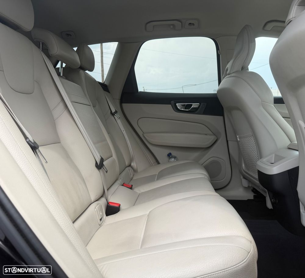 Volvo XC 60 2.0 D4 Inscription AWD Geartronic - 18