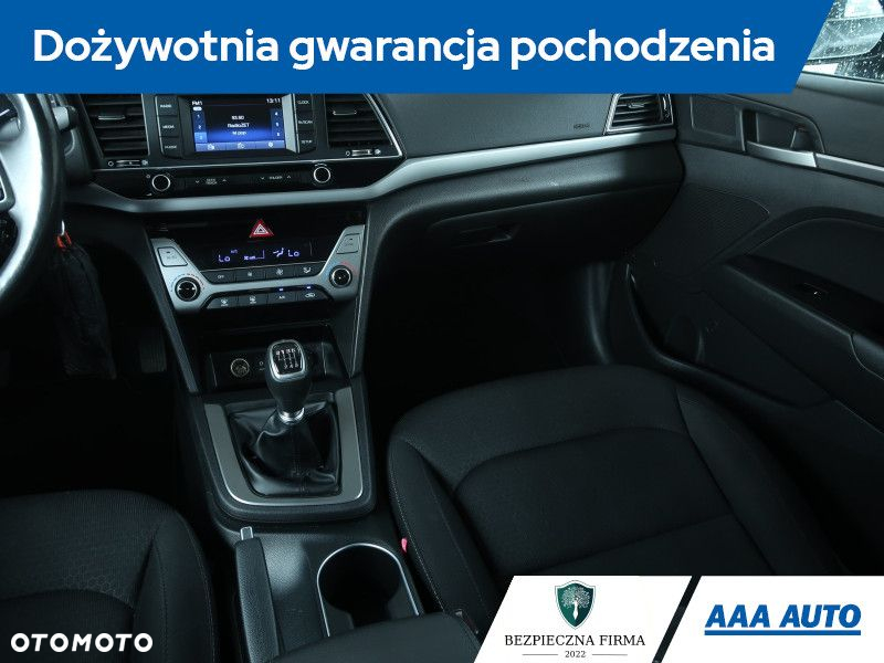 Hyundai Elantra - 9