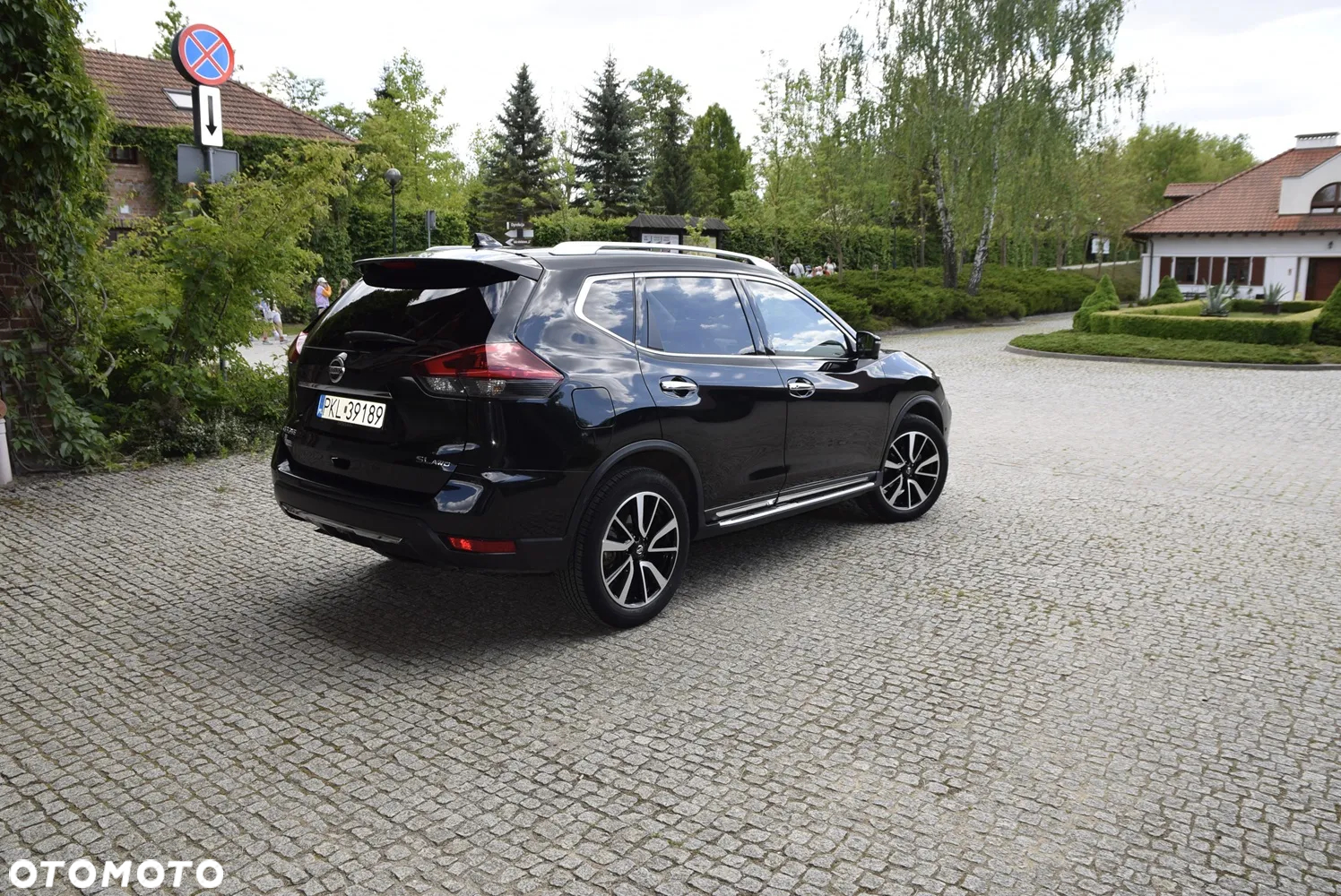 Nissan Rogue - 2