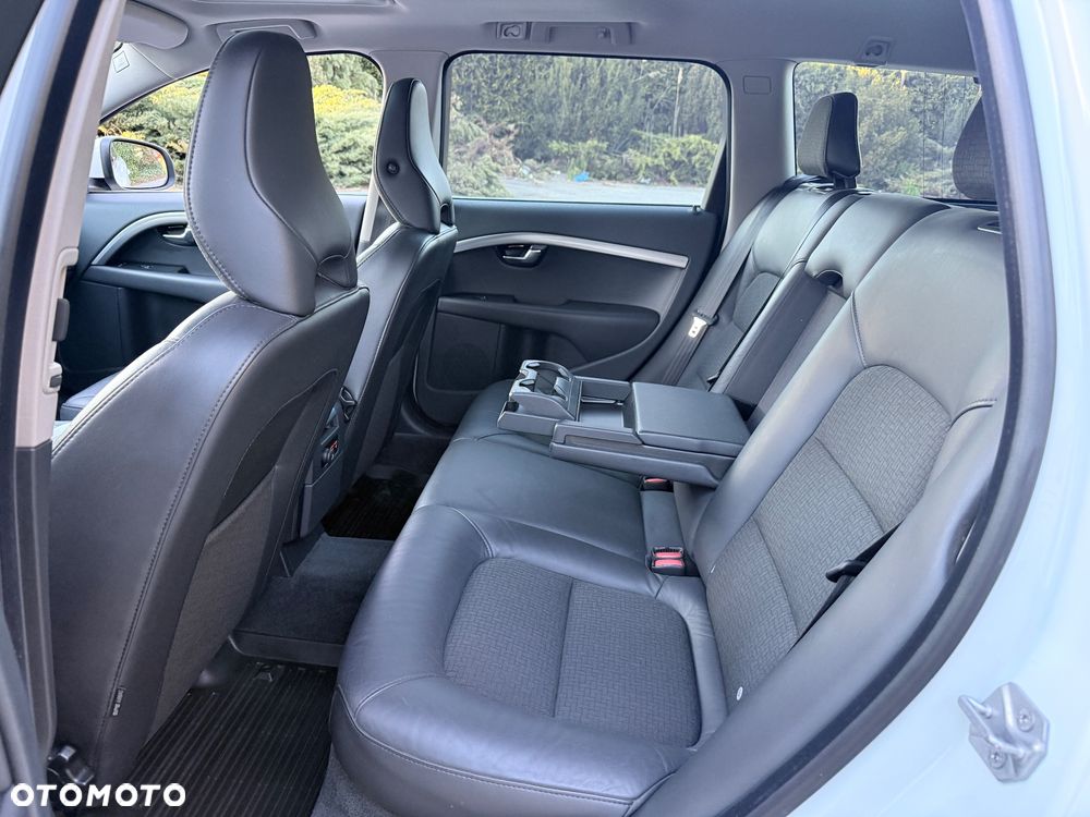 Volvo V70 D2 Momentum - 19
