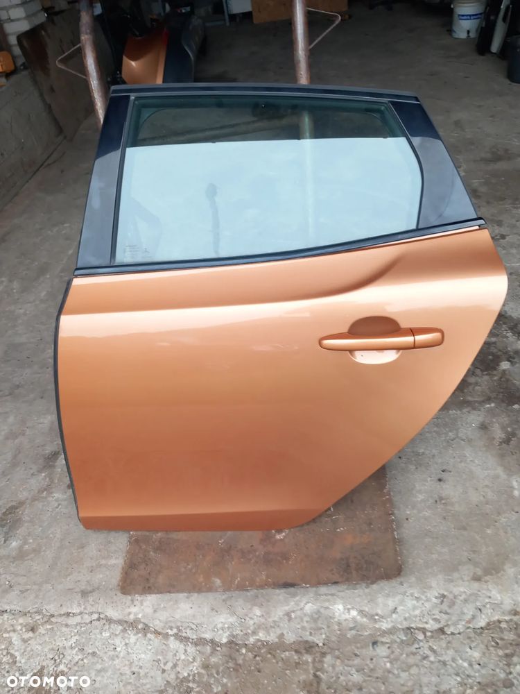 VOLVO V40 II drzwi lewe lewy tył tylnie  kompletne kolor 704 - 1