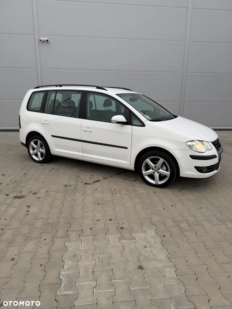 Volkswagen Touran - 5