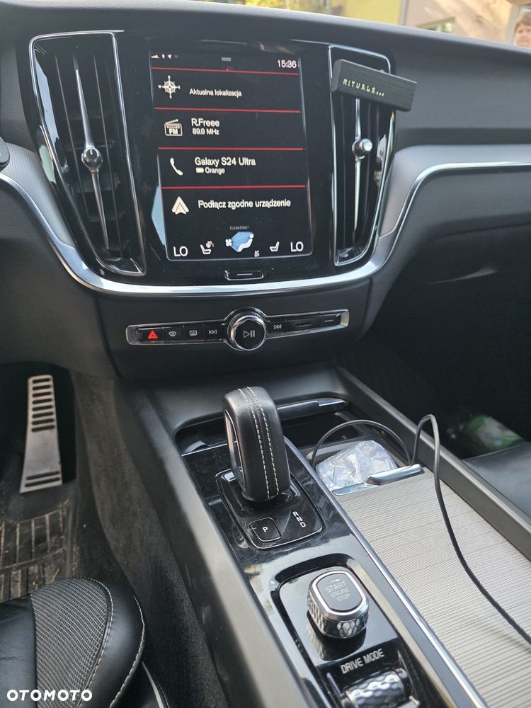 Volvo V60 B4 D R-Design - 15