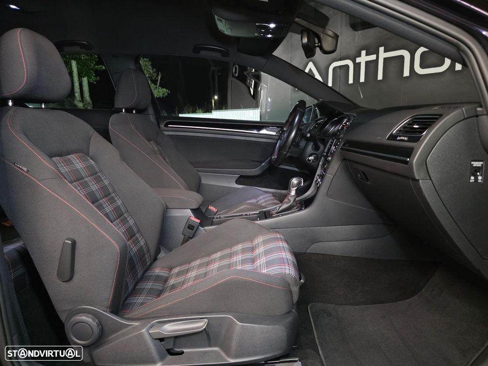 VW Golf 2.0 TSi GTi DSG - 22