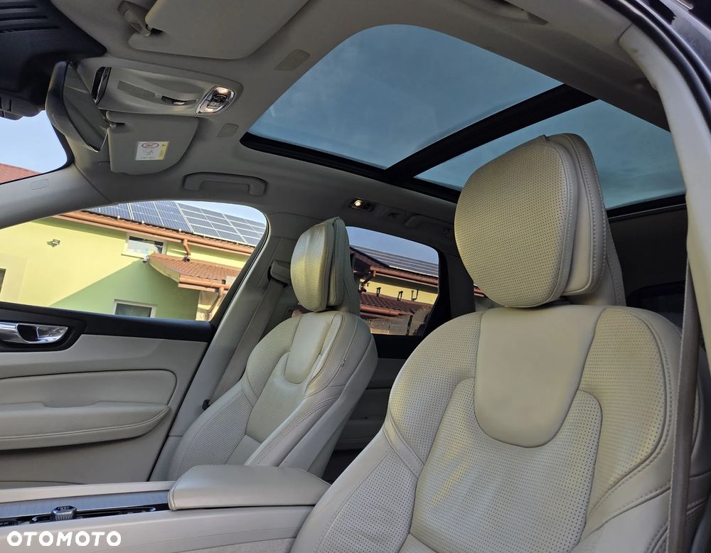 Volvo XC 60 D5 AWD Geartronic Inscription - 19