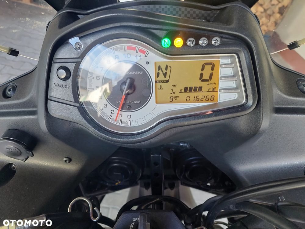 Suzuki V-STROM - 12