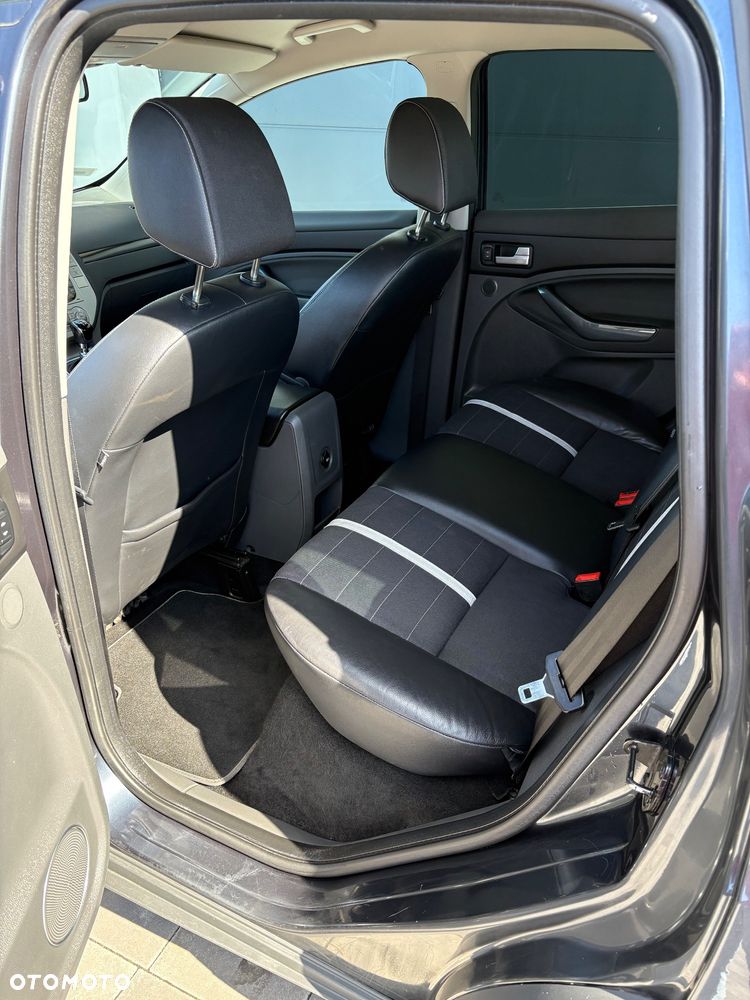 Ford Kuga 2.0 TDCi Titanium - 34