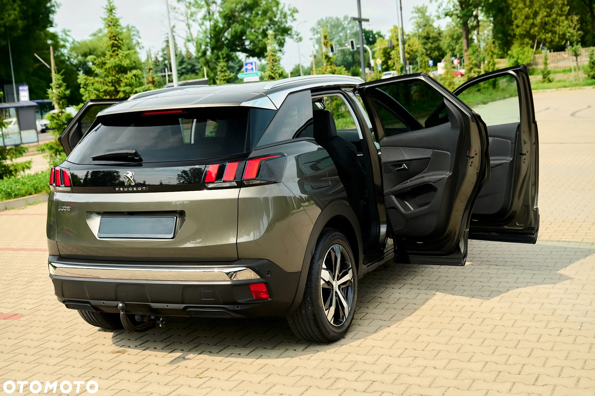 Peugeot 3008 1.2 PureTech Allure S&S EAT6 - 19