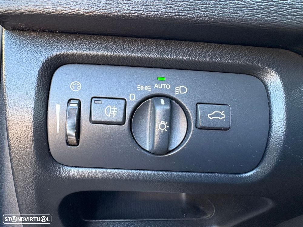 Volvo V40 2.0 D2 Inscription - 21