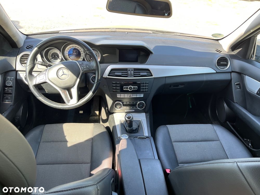 Mercedes-Benz Klasa C 200 T CDI Avantgarde Edition - 17