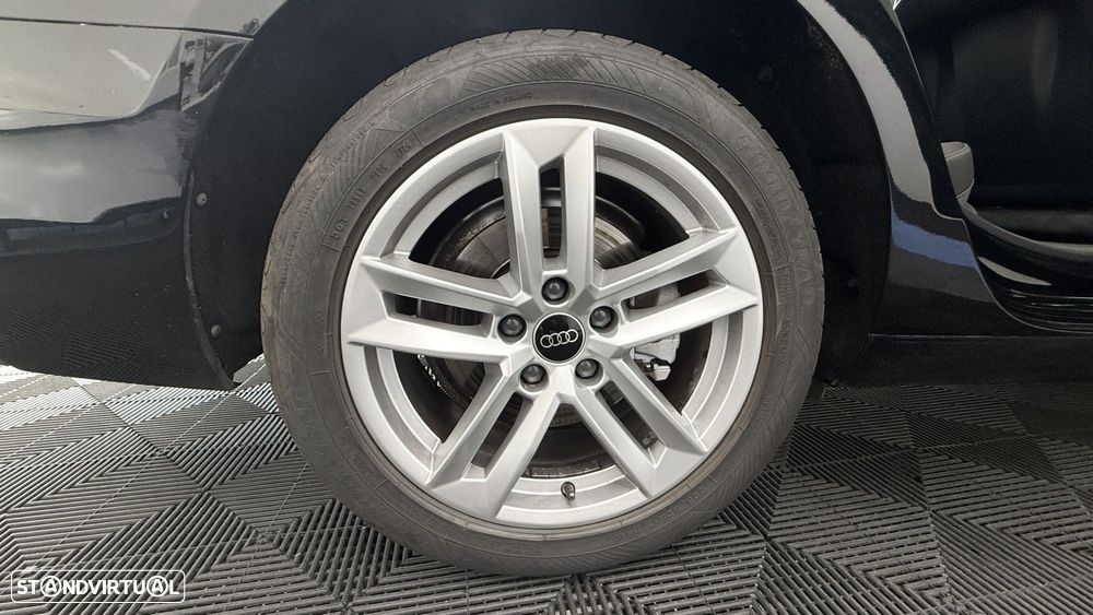 Audi A4 Avant 30 TDI Advanced S tronic — fotografia 36