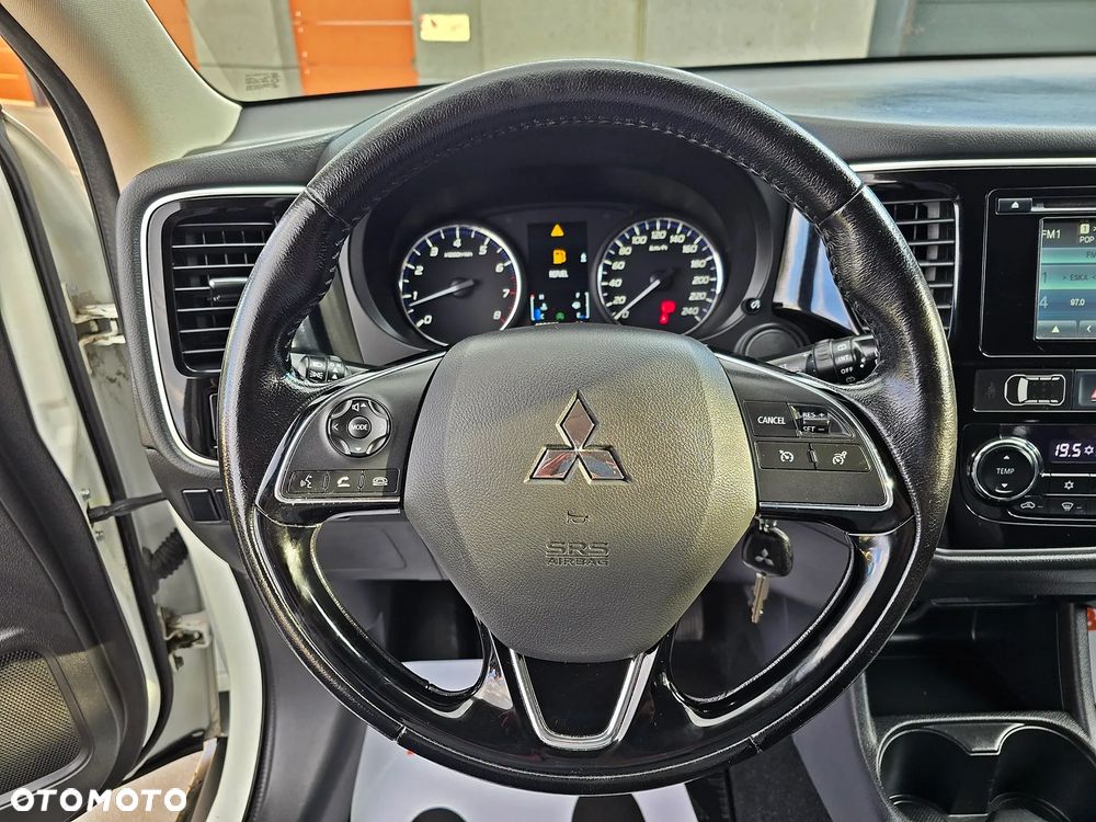 Mitsubishi Outlander 2.0 2WD Invite - 21