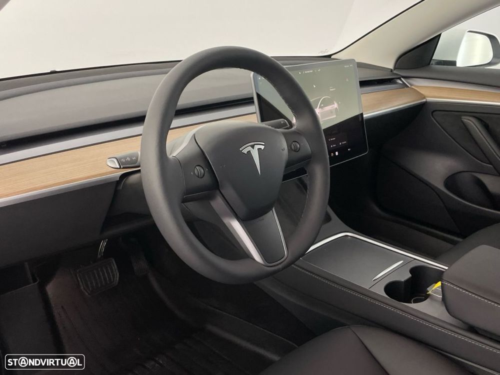 Tesla Model 3 Long Range Tração Traseira - 16