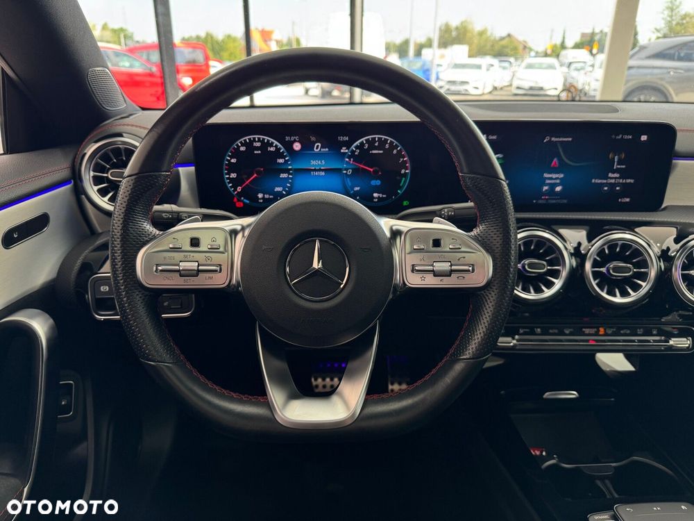 Mercedes-Benz CLA 250 E AMG Line 8G-DCT - 16