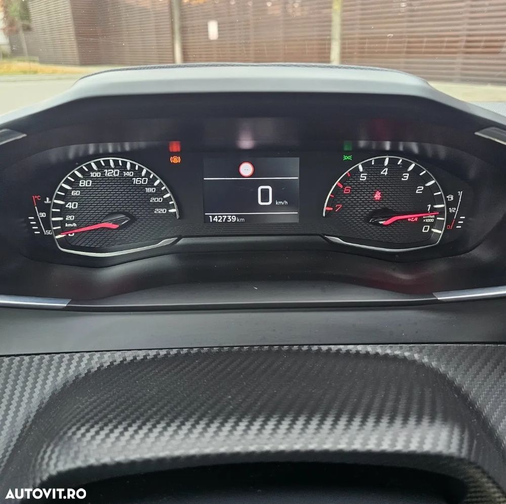 Peugeot 2008 1.5 BlueHDI BVM6 STT Allure Pack - 12