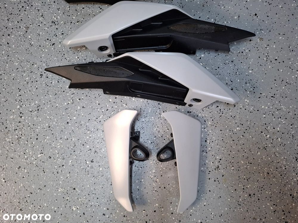 Yamaha MT09 owiewka zadupek boczek ogon błotnik wypełnienie - 2